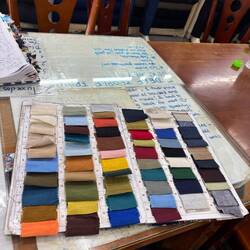 Farben, Muster und Stoffe auswählen