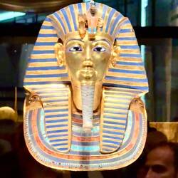 Tutankhamen's 11kg solid gold mask