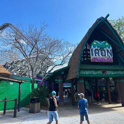 Die wirklich coole Iron Gwazi, welche uns als letzte Bahn noch einen grandiosen Abschluss bescherte