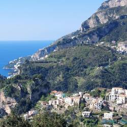 View en route to Villa Cimbrone