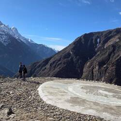 Landeplatz bei Namche Bazaar. Natürlich mit bestem Panorama