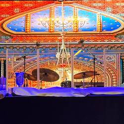 YES, thats the Bima on Oceania VISTA for Shabbat- Looks just like Central Synagogue