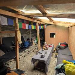 Unser "Gemeinschaftsraum" - wir haben uns dann alle geeinigt, dass wir dann alle dort schlafen