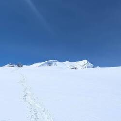 Da hoch - auf die mittlere Spitze wollen wir