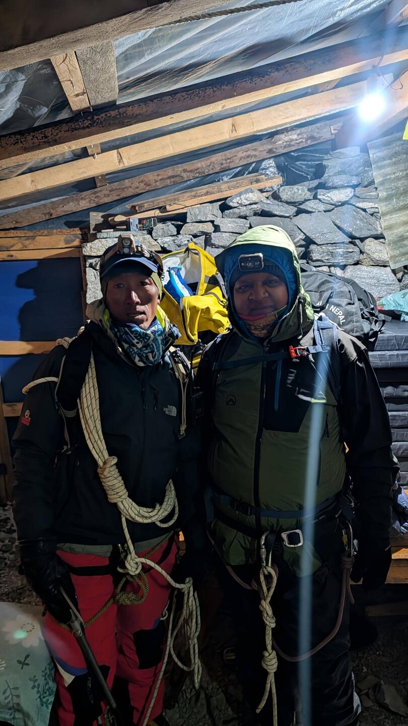 Deepak und sein Guide - fertig zum Loslaufen