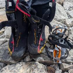 Die Schuhe und die Steigeisen haben mir die letzten beiden Tage gute Dienste erwiesen