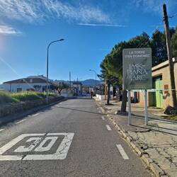 Zufahrt zum Dorf La Torre d'en Doménec