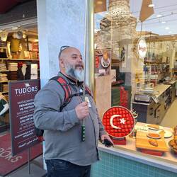 Ayhan erklärt Türkische Süßigkeiten