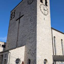 Zuerst dachte ich an den Bahnhof, aber es ist die Marienkirche von Treuchtlingen