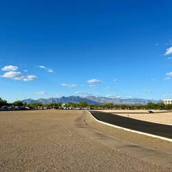 Als ich aus dem Kino gekommen bin, lag bereits die Abendstimmung in der Luft.