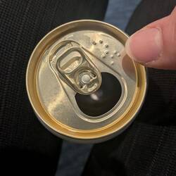 Bier mit Blindenschrift - sehr fortschrittlich