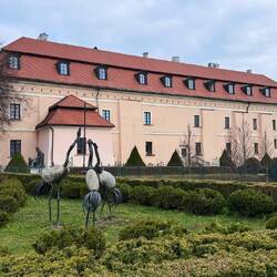 Ehemaliges Königsschloss, das zur Jagd diente.