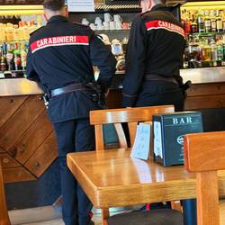 Auch Carabinieri machen ein Päuschen