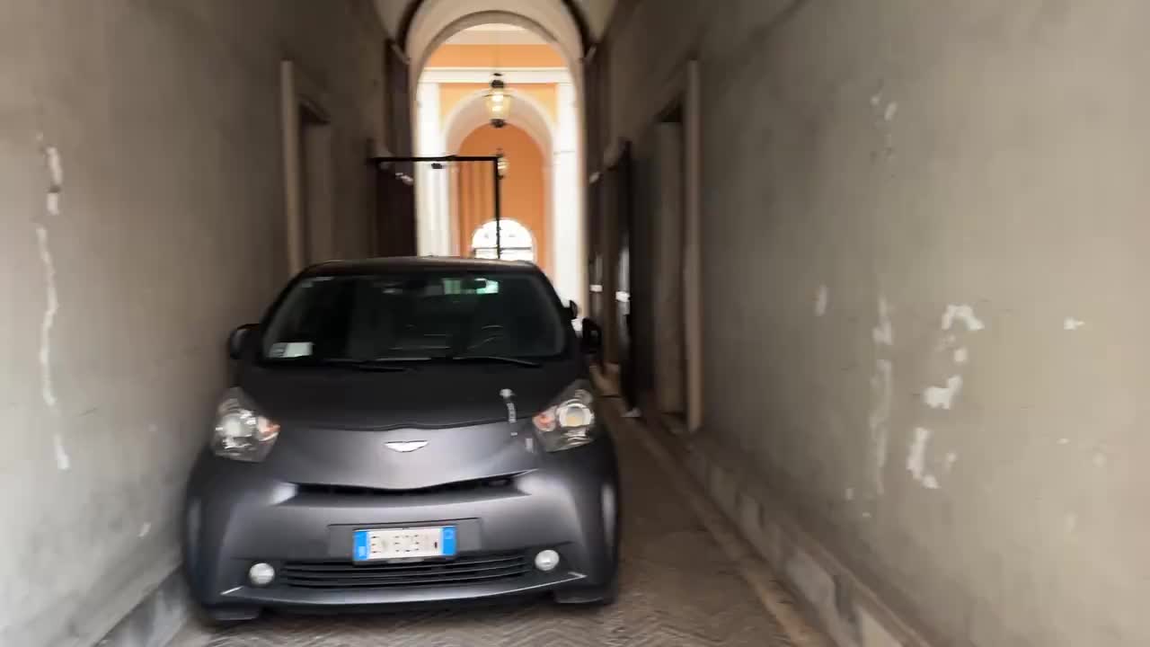 A shortcut from my friend's apartment to Piazza Navona.