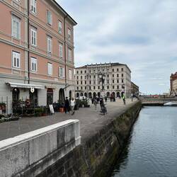 Südliche Seite des Canale Grande mit Piazza del Ponte Rosso