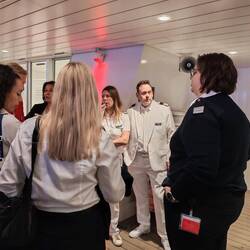 ... und die Crew ist zum Anfassen nah!