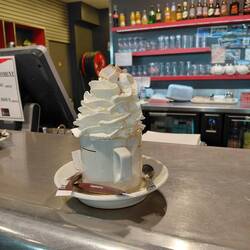 And le cappucino avec Chantilly creme versus......