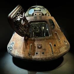 Die originale Kommandokapsel von Apollo 14