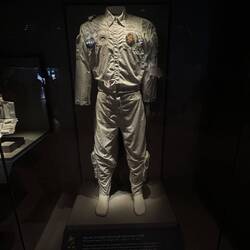Der originale Anzug von Jim Lovell, den er während Apollo 13 trug