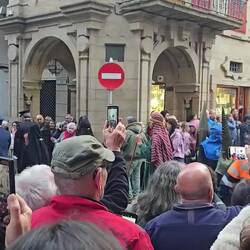 Paso of Maria. People straining to catch a glimpse