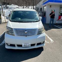 Auto von Yoshi.. riecht komisch und es fehlt ein Türgriff, die Bremsflüssigkeit fehlt,aber es fährt!