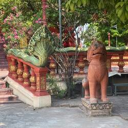 Nice lawn ornaments!