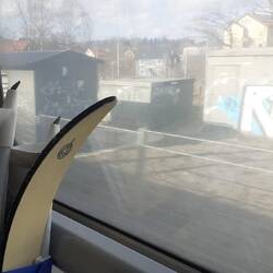 Bei der Einfahrt nach Stockholm sind die Kanäle noch vereist