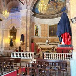 die übrigen Heiligen verdeckt waren.