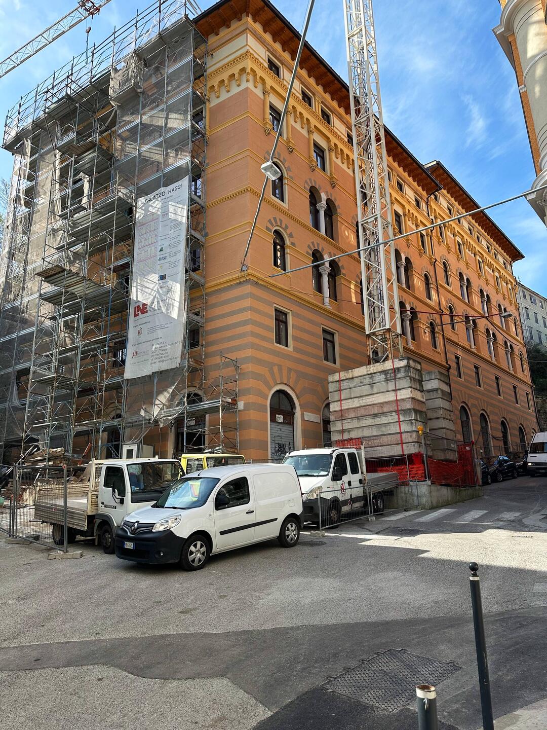 Palazzo Haggi an der Via Tigor