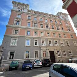 Das Haus über der Via Tiger von der Straßenseite (Via dei Gustinelli)