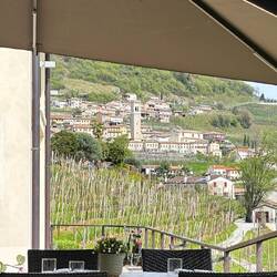 Blick von der Salis-Terrasse nach Santo Stefano
