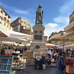 Farmers market near the Roman Cat Sanctuary.