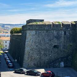 Blick auf eine der nicht zugänglichen Bastionen