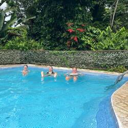 Entspannen im Pool der Lodge