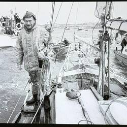 Robin Knox-Johnston FINISHES!