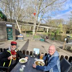 Zum Abschluss in kleiner Besetzung an der Siegfähre.