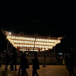 Schon sehr schön anzusehen, wie gut dass wir im Dunkeln da sind