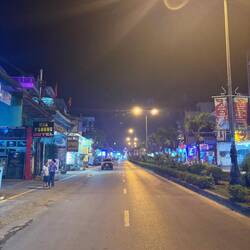 "Nightlife" in Phon Na
