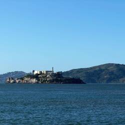 Ein Blick vom Pier auf Alcatraz