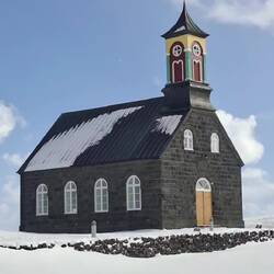 Vidéo-diaporama Hvalneskirkja et spot du soir au phare de Garðskagaviti