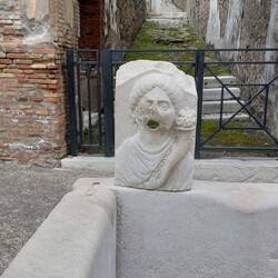 Public water fountain