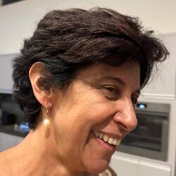 Magali showing her pearl