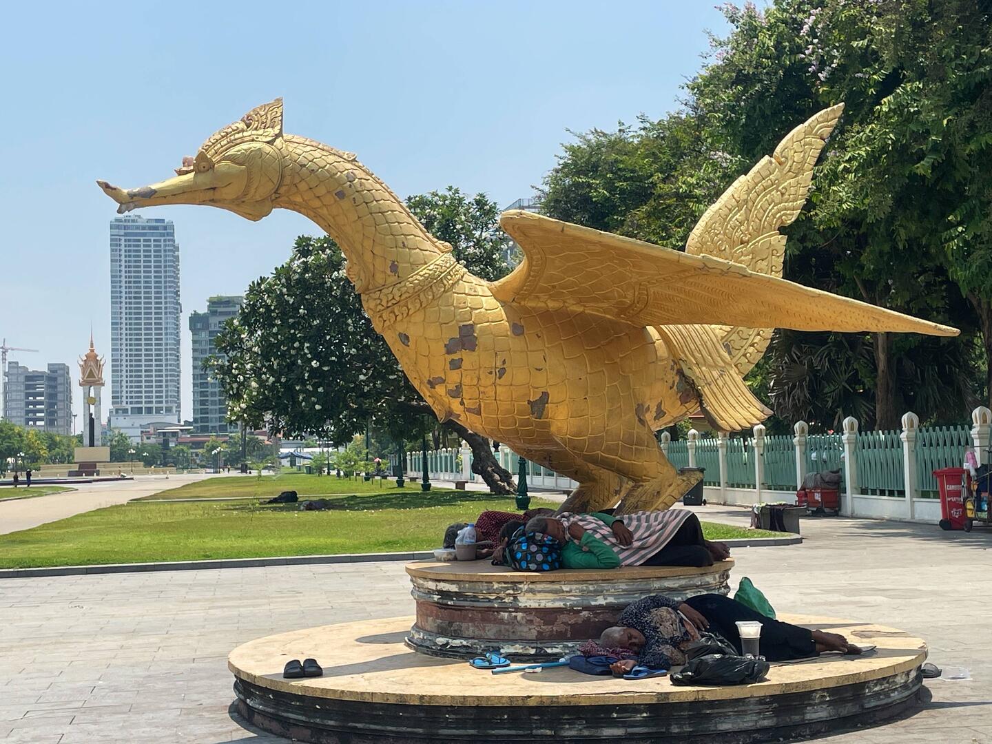 People will find shade where they can