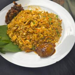 Kottu mit Hühnchen ( sri lankisch scharf)