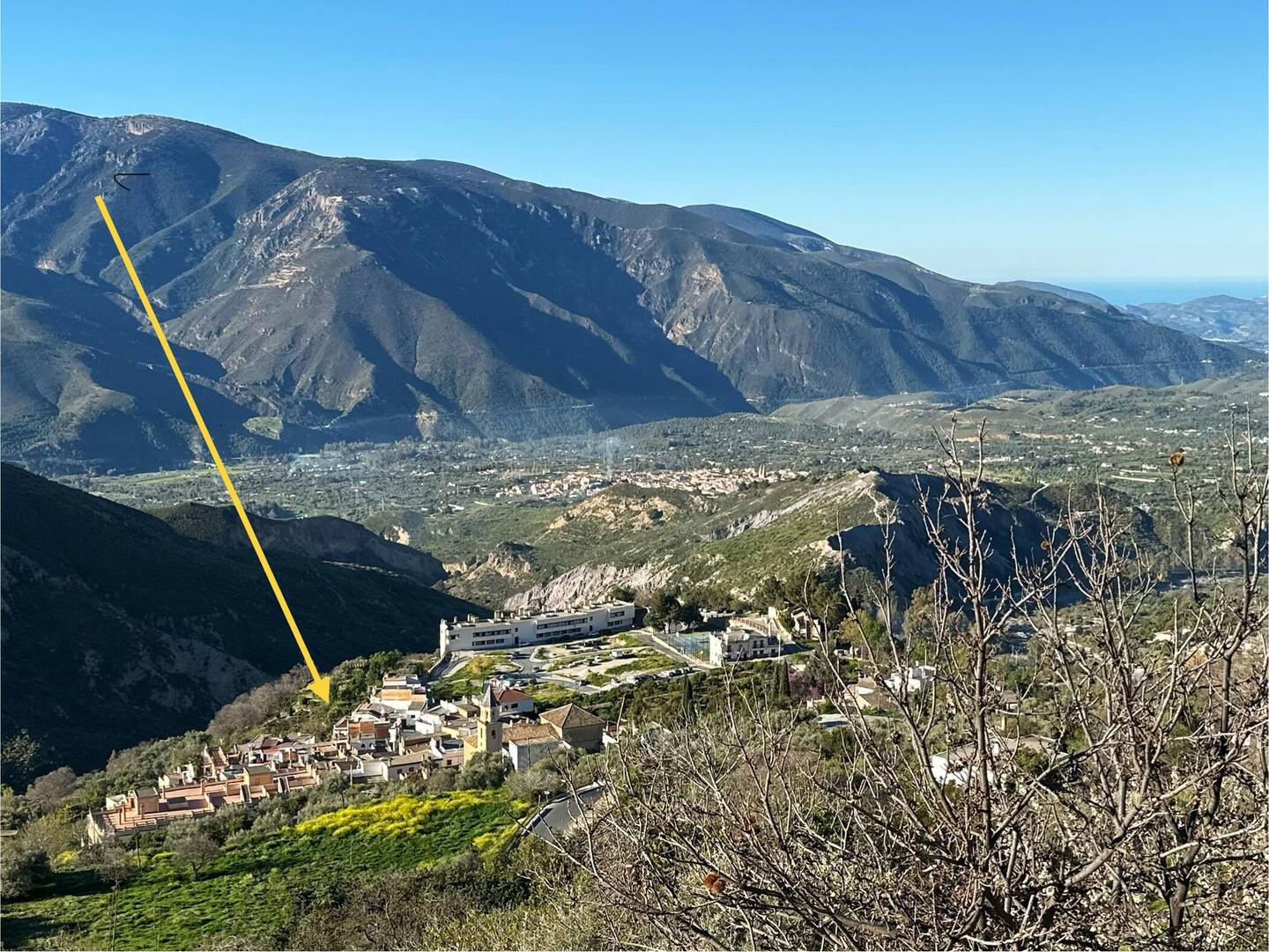 Carataunas, with Órgiva and the Mediterranean in the background