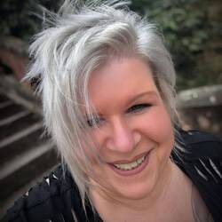 An der Gruftkapelle war es doch etwas 😜windig