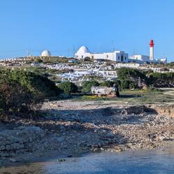 Friedhof mit Leuchtturm