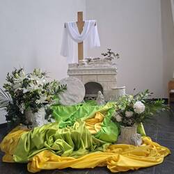 Das leere Grab zum Ostersonntag in der Magdalenenkirche