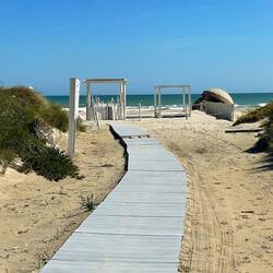 ..zwischen Strand und uns liegt nur dieser Weg
