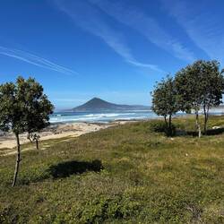 Erster Blick nach Spanien (Berg im Hintergrund)